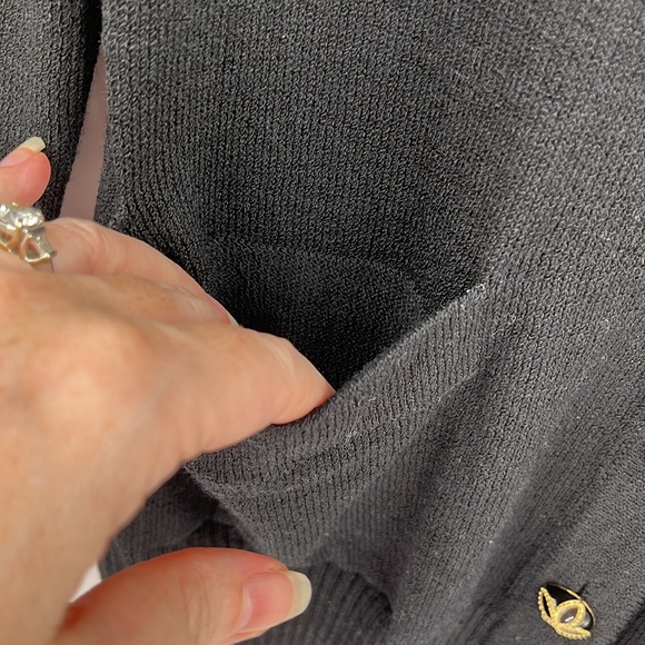 ST. JOHN CAVIAR - Like new Black V-neck Sweater Cardigan Santiago Knit: Medium - Picture 10 of 13